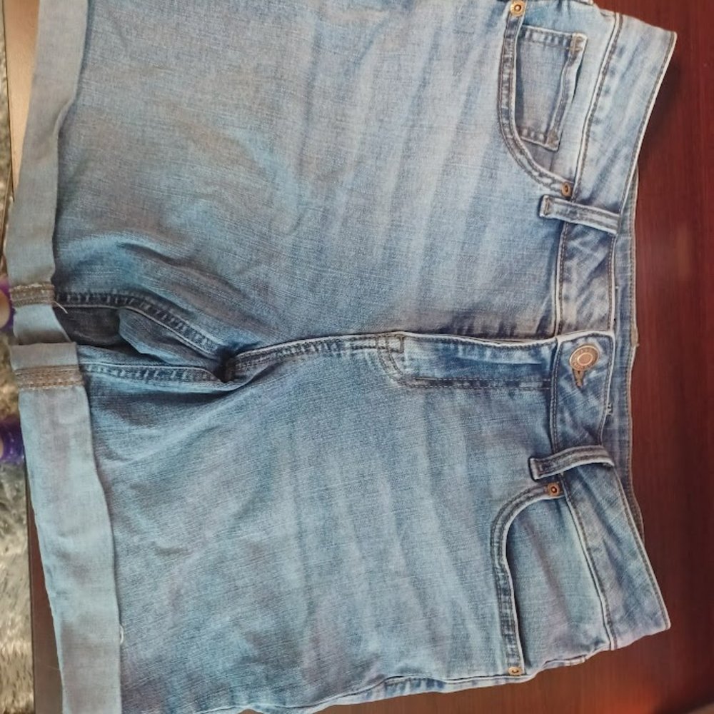 Maurices size 12 mid rise shorts
